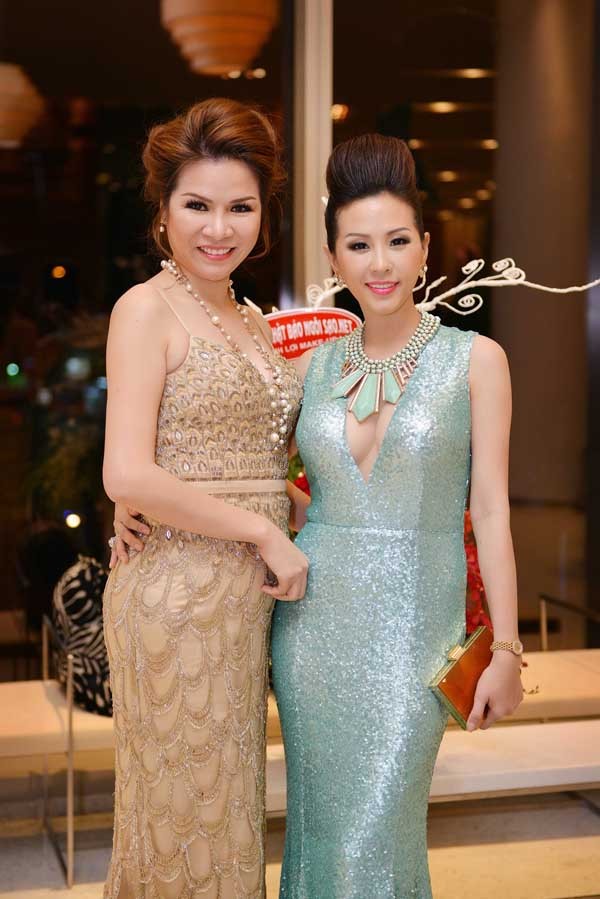 Hoa hậu Thu Hoài bất ngờ khoe vòng một gợi cảm - ảnh 8